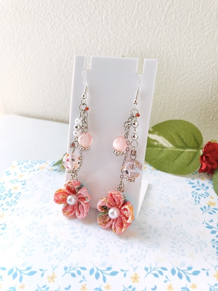 ヨーヨー×つまみ細工のピアス 桃色 イヤリング 水風船 つまみ細工 ピアス イヤリング無料 シンプル 浴衣 着物 和 祭り ヨーヨー 和装 カラフル 選べる