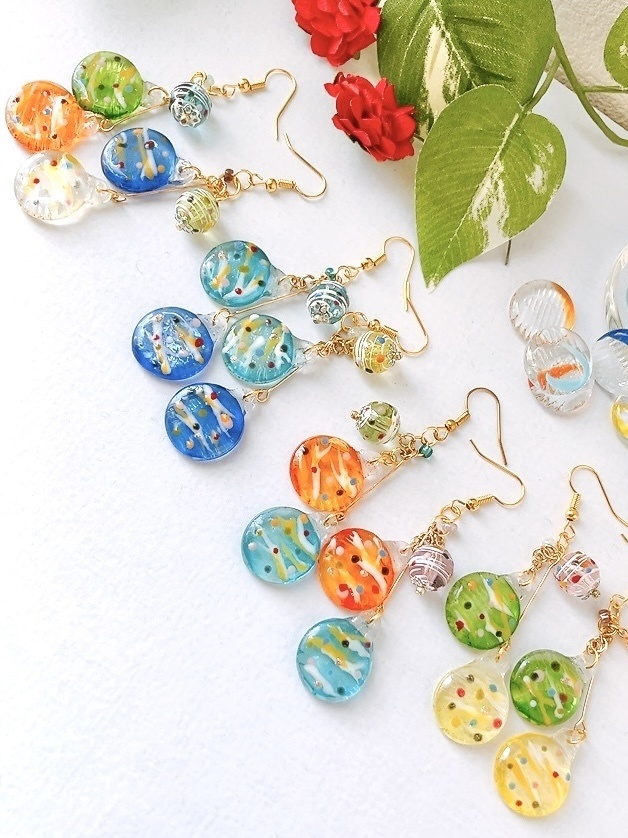 おはじき水風船ピアス 黄色×緑 ピアス イヤリング イヤリング無料 プレゼント 夏 ヨーヨー レジン 水風船 グリーン おはじき カラフル 金属アレルギー対応 イヤリング
