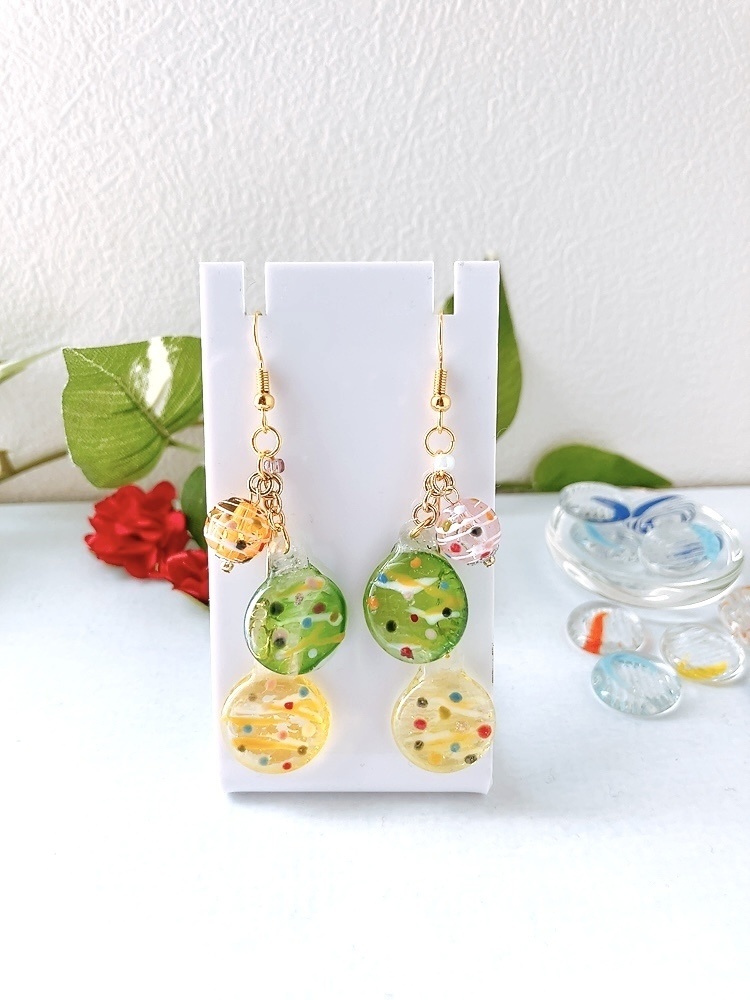 おはじき水風船ピアス　黄色×緑　ピアス　イヤリング　イヤリング無料　プレゼント　夏　ヨーヨー　レジン　水風船　グリーン　おはじき　カラフル　金属アレルギー対応　イヤリング