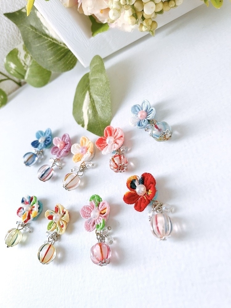 てまり飴×つまみお花ピアス 9種 ピアス イヤリング つまみ細工 手毬 飴 選べる 京飴 花 アクセサリー ミニ ちりめん