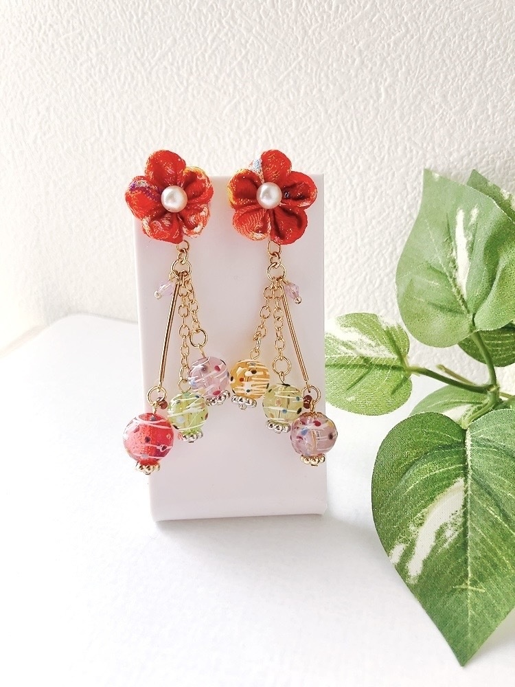 カラフル水風船×つまみ細工のピアス イヤリング無料 つまみ細工 ピアス イヤリング 和 水風船 夏 祭り 和装