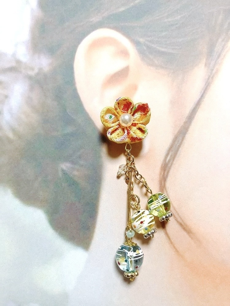 カラフル水風船×つまみ細工のピアス イヤリング無料 つまみ細工 ピアス イヤリング 和 水風船 夏 祭り 和装