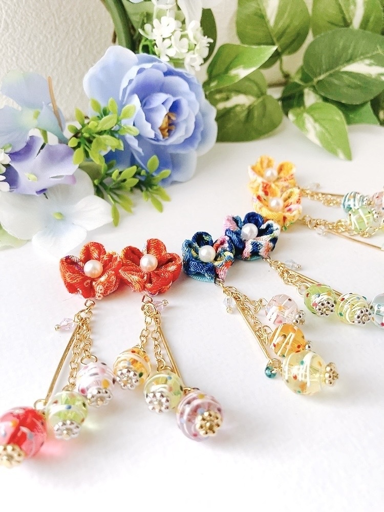 カラフル水風船×つまみ細工のピアス イヤリング無料 つまみ細工 ピアス イヤリング 和 水風船 夏 祭り 和装