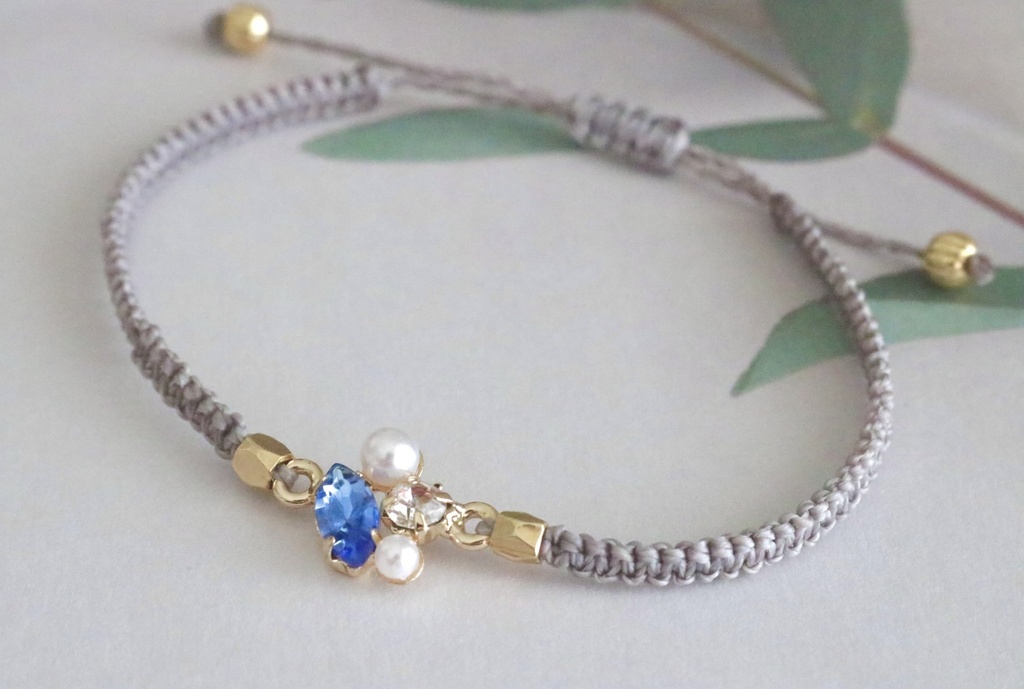 ブルービジューのブレスレット