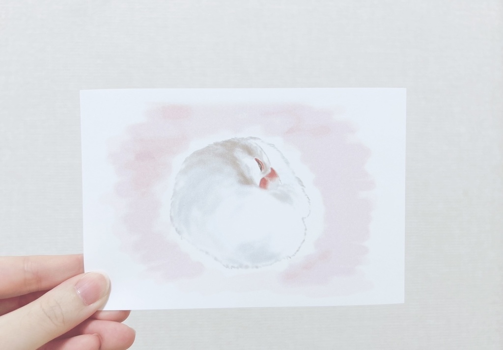 丸くなって眠っている文鳥さんのトートバッグ