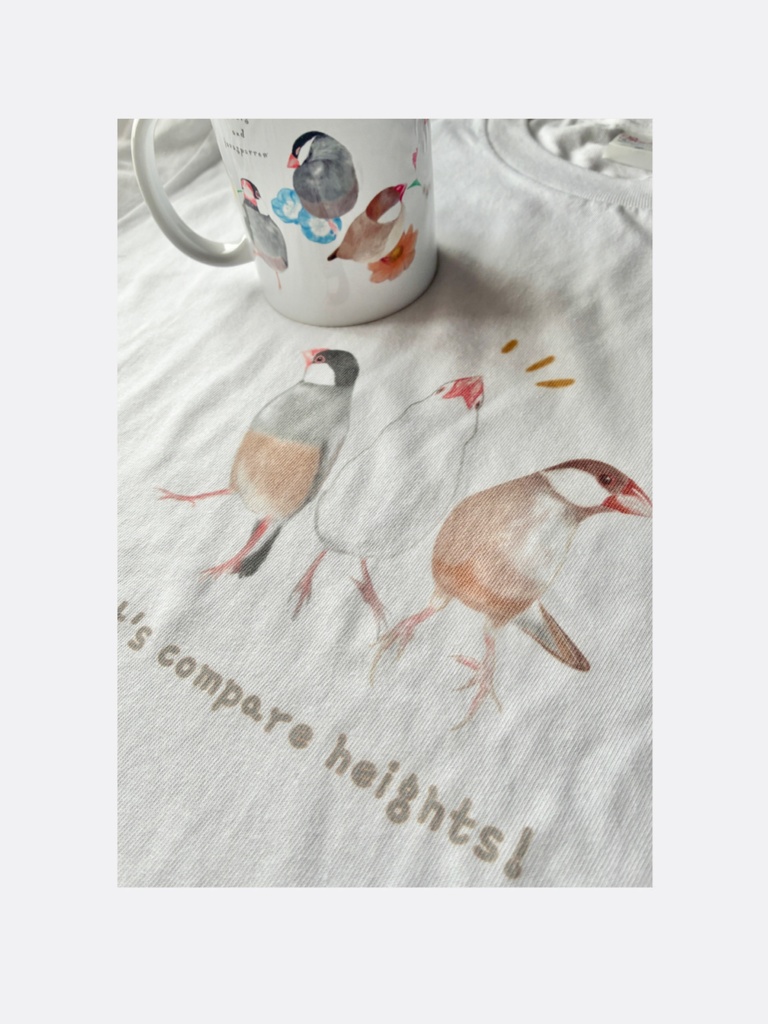 3羽で背比べをする文鳥さんTシャツ