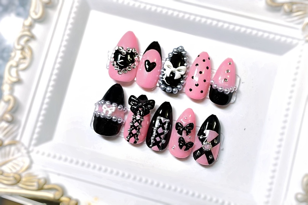 デザインタイプ組み合わせ自由!地雷系、量産型ネイル