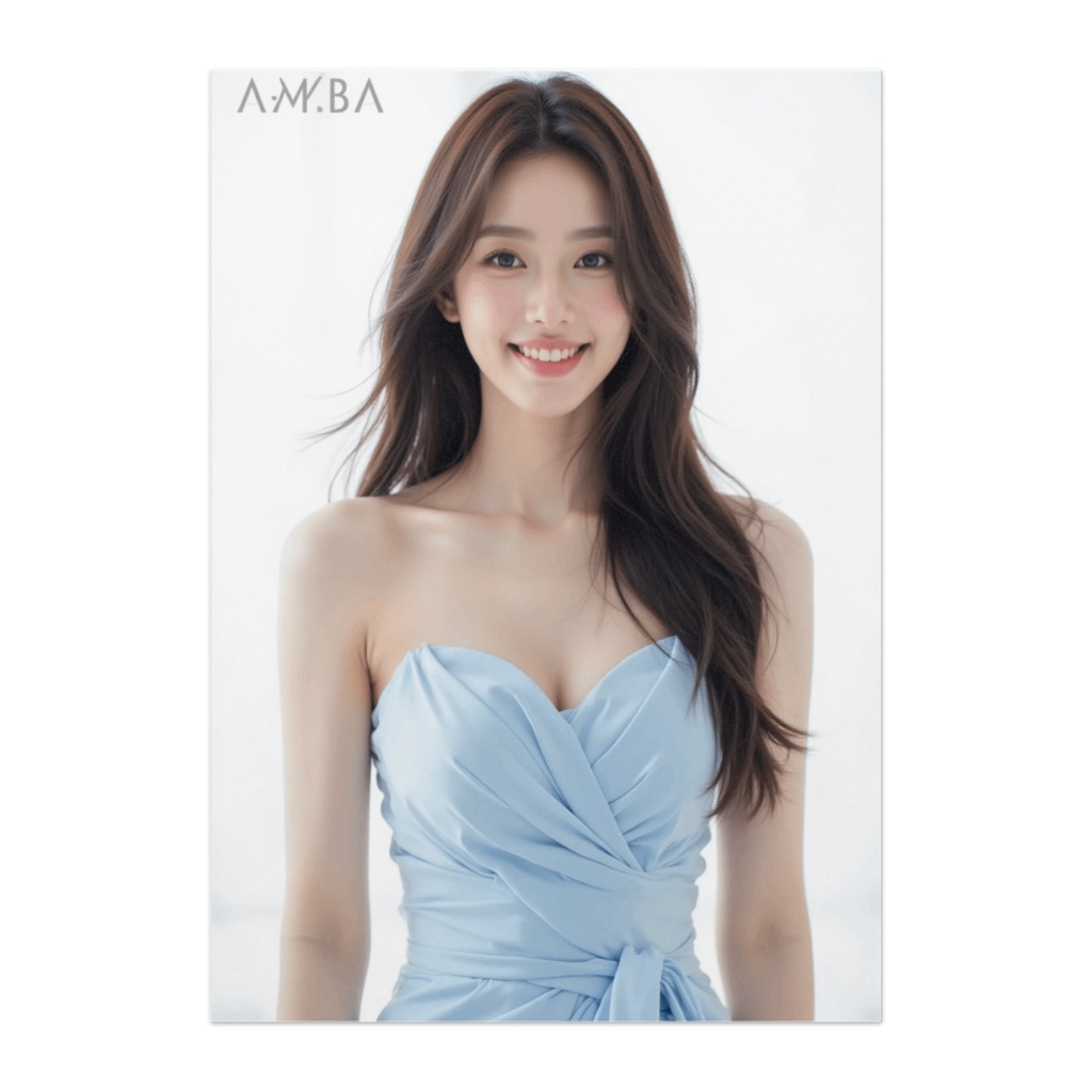 アクアブルードレスの輝く笑顔美女