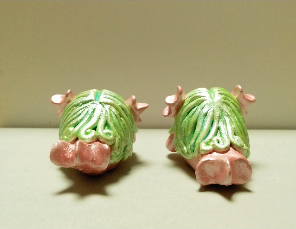 アマビヱ陶器人形(ピンク(髪グリーン)