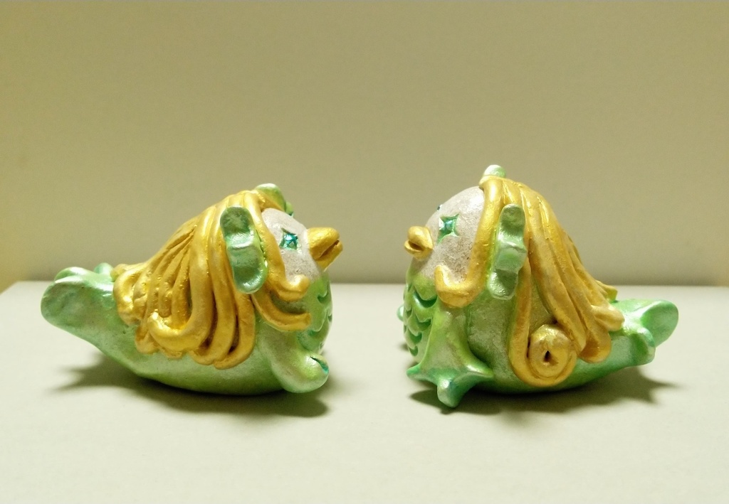 アマビエ陶器人形(グリーン(髪ゴールド)
