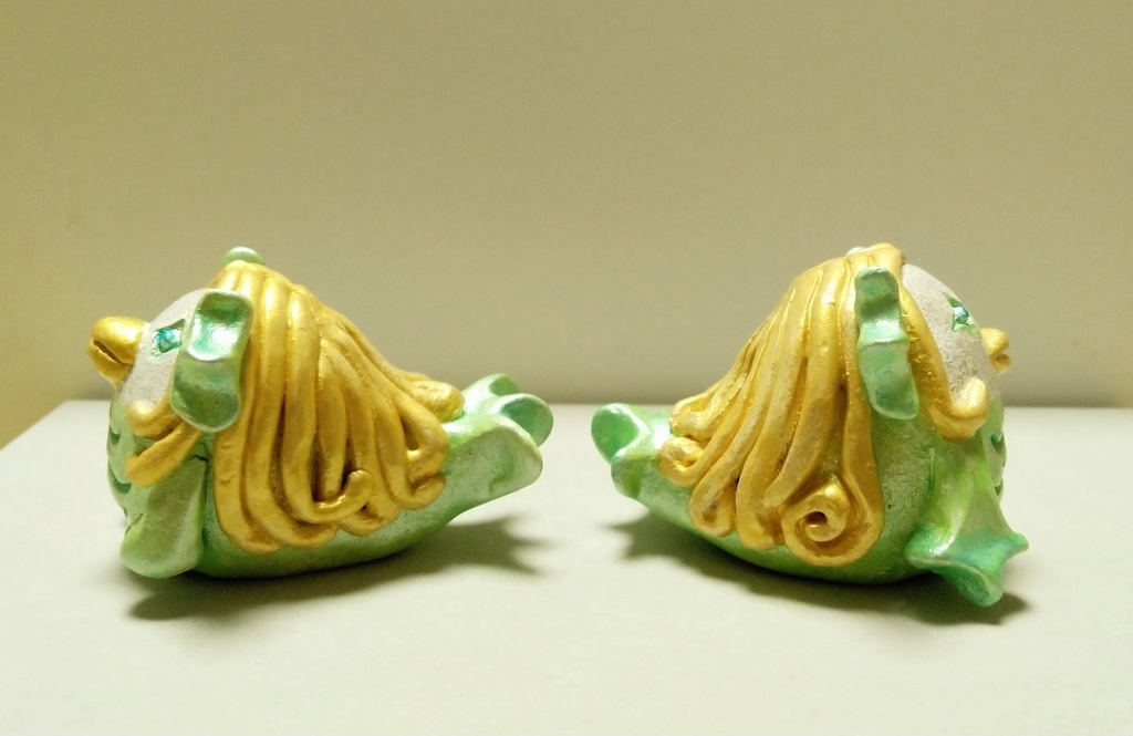 アマビエ陶器人形(グリーン(髪ゴールド)