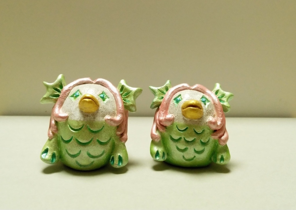 アマビエ陶器人形(グリーン(髪ピンク)