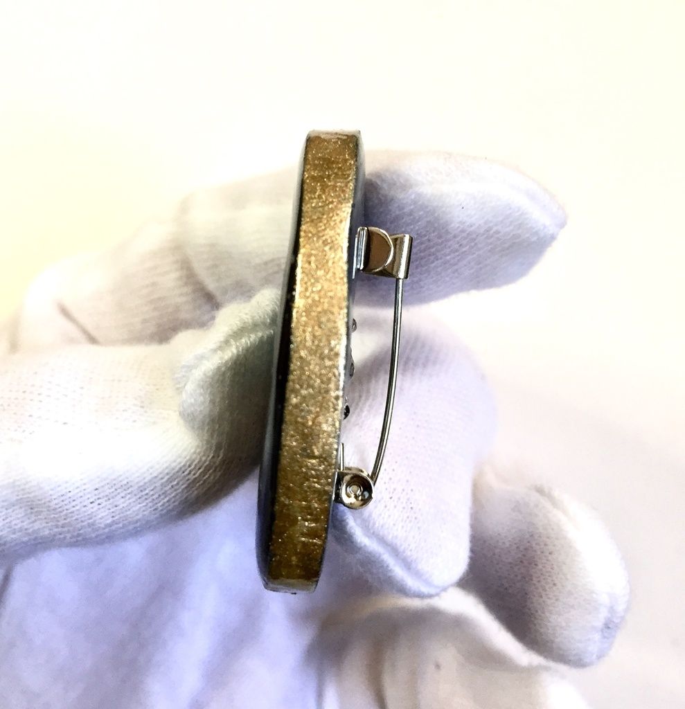 銀河クラゲのブローチ