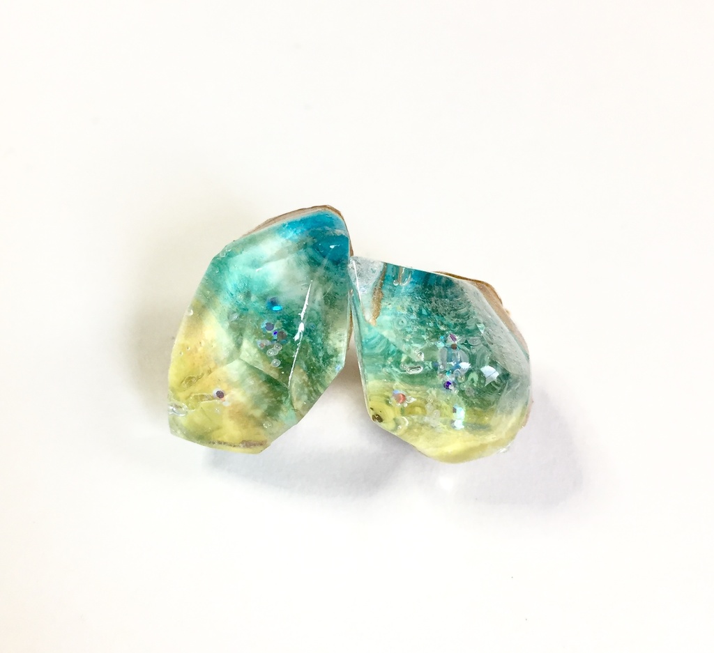 朝焼け空の鉱石ピアス Chitaru Booth