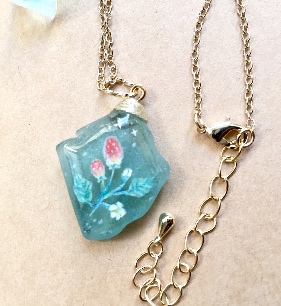 ストロベリーのシーグラスペンダント