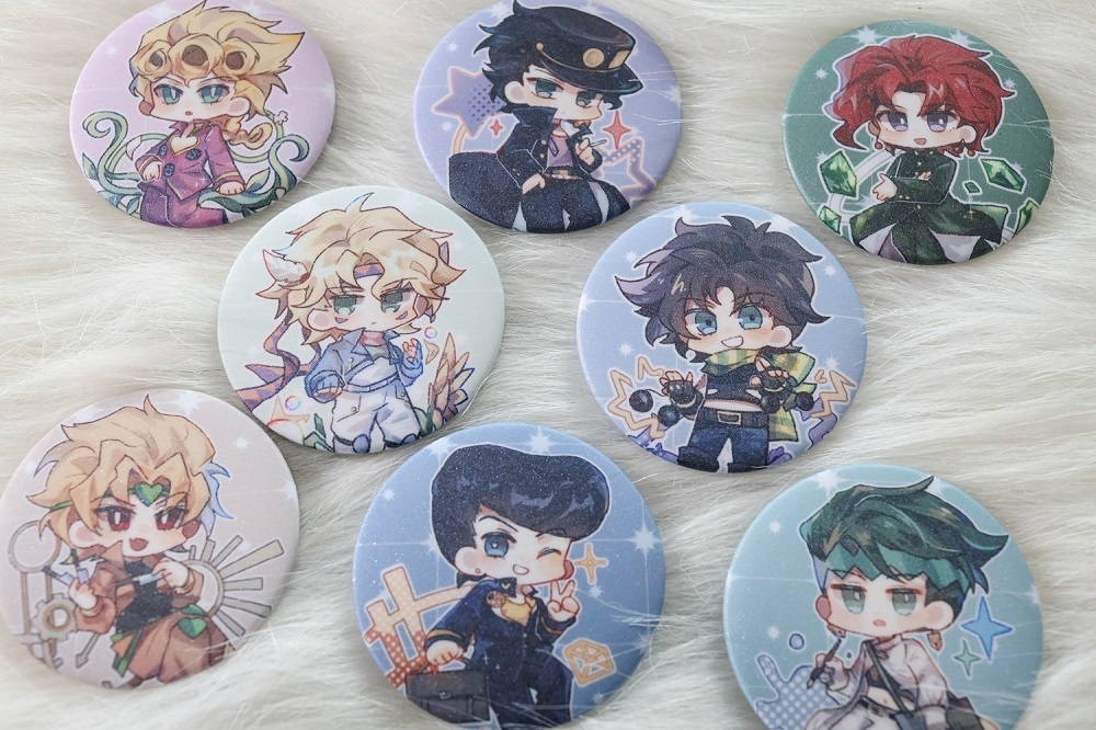 ジョジョの奇妙な冒険 空条承太郎 東方仗助 岸辺露伴 花京院典明 ディオ・ブランドー シーザー・A・ツェペリ ジョルノ・ジョバァーナ ジョセフ・ジョースター アクリルキーホルダー 缶バッジ