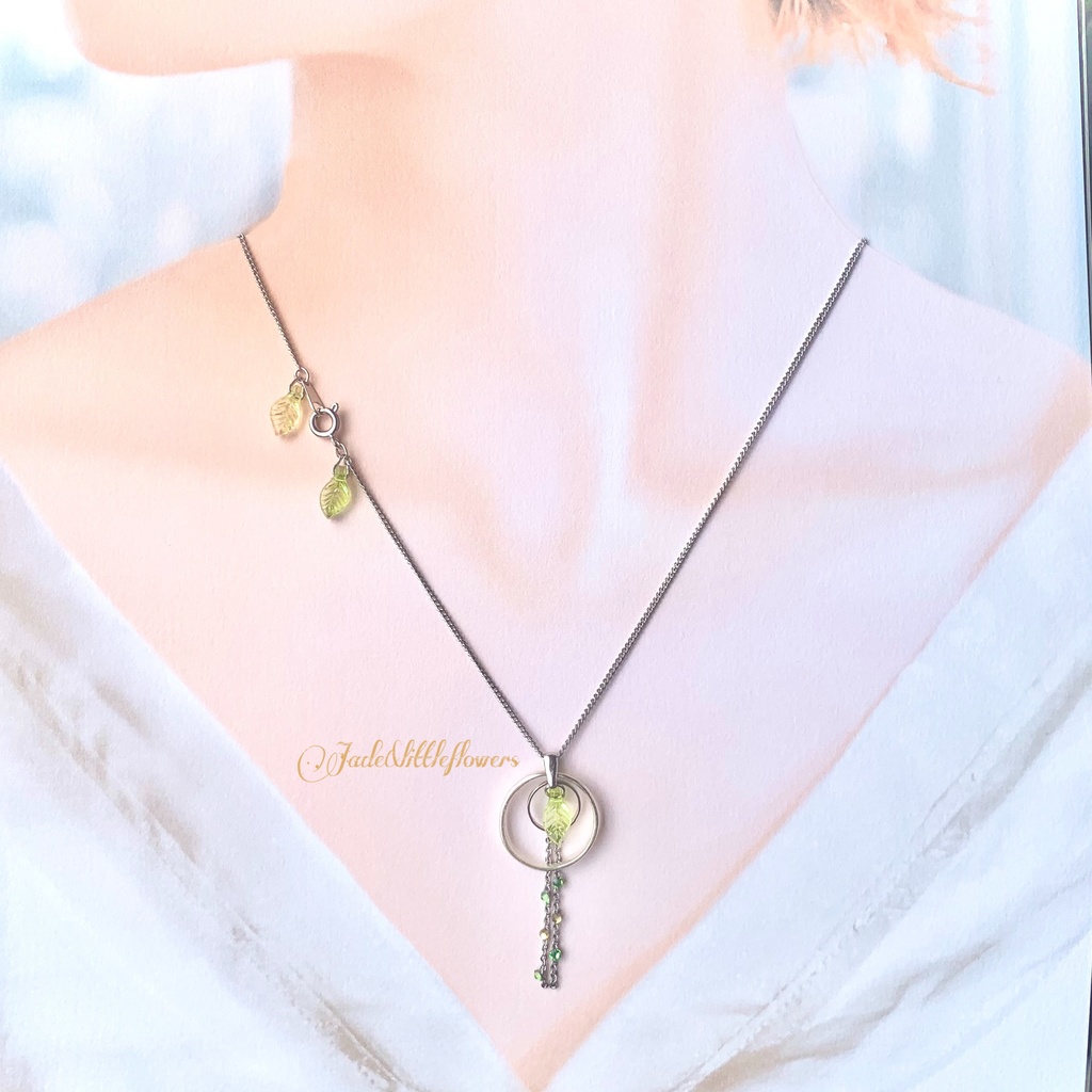 夏の葉と波紋、木漏れ日たゆたう清流のネックレス