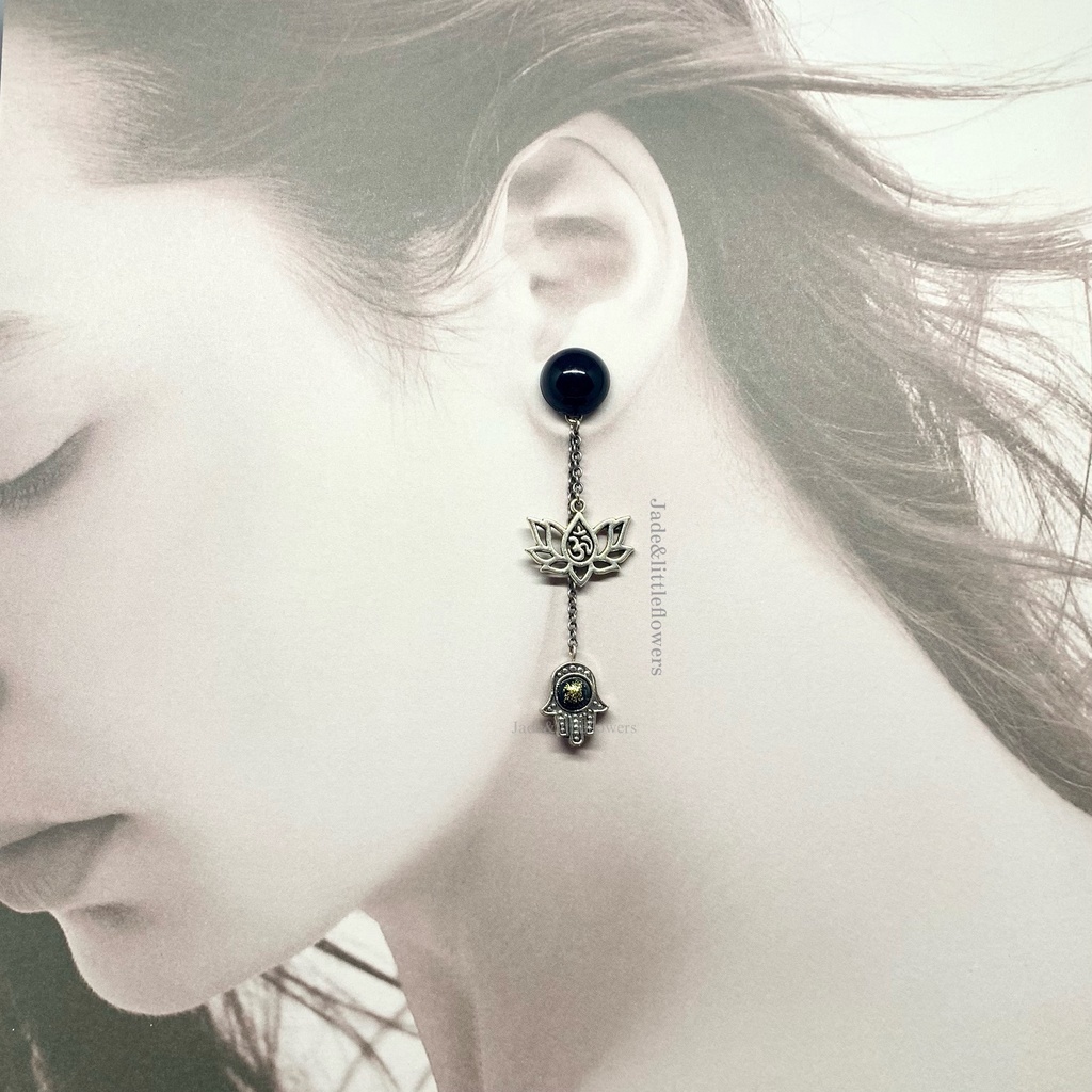 【夏油傑イメージ】呪術廻戦概念アクセ、黒ビーズと蓮のシックな和風ピアス(イヤリングに変更可)