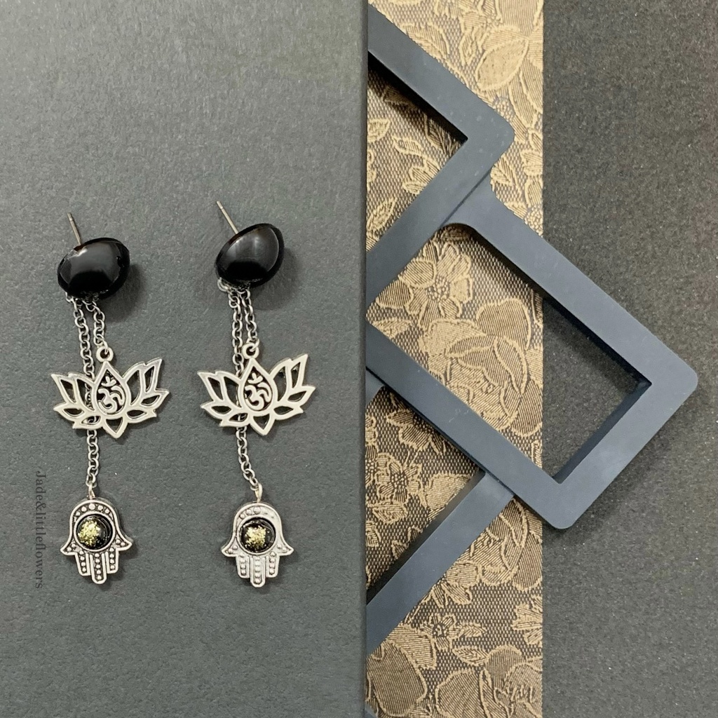 【夏油傑イメージ】呪術廻戦概念アクセ、黒ビーズと蓮のシックな和風ピアス(イヤリングに変更可)