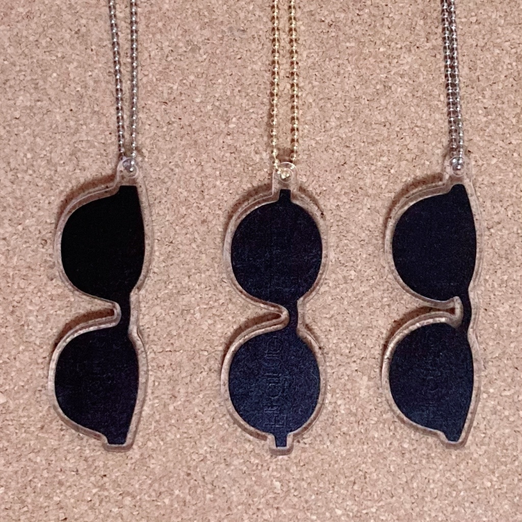 MEGANE アクリルキーホルダー