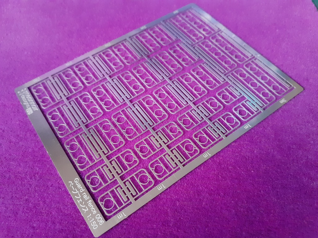 1:150 スケールのガードレールフェンス 006