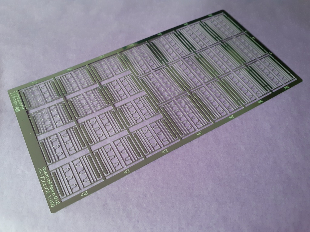 1:150 スケールのガードレールフェンス GR012