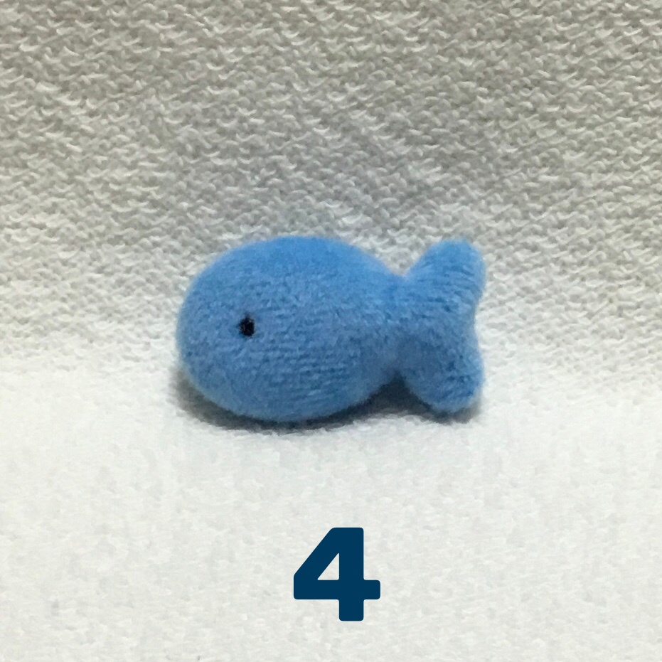 さかなのぬいぐるみブローチ