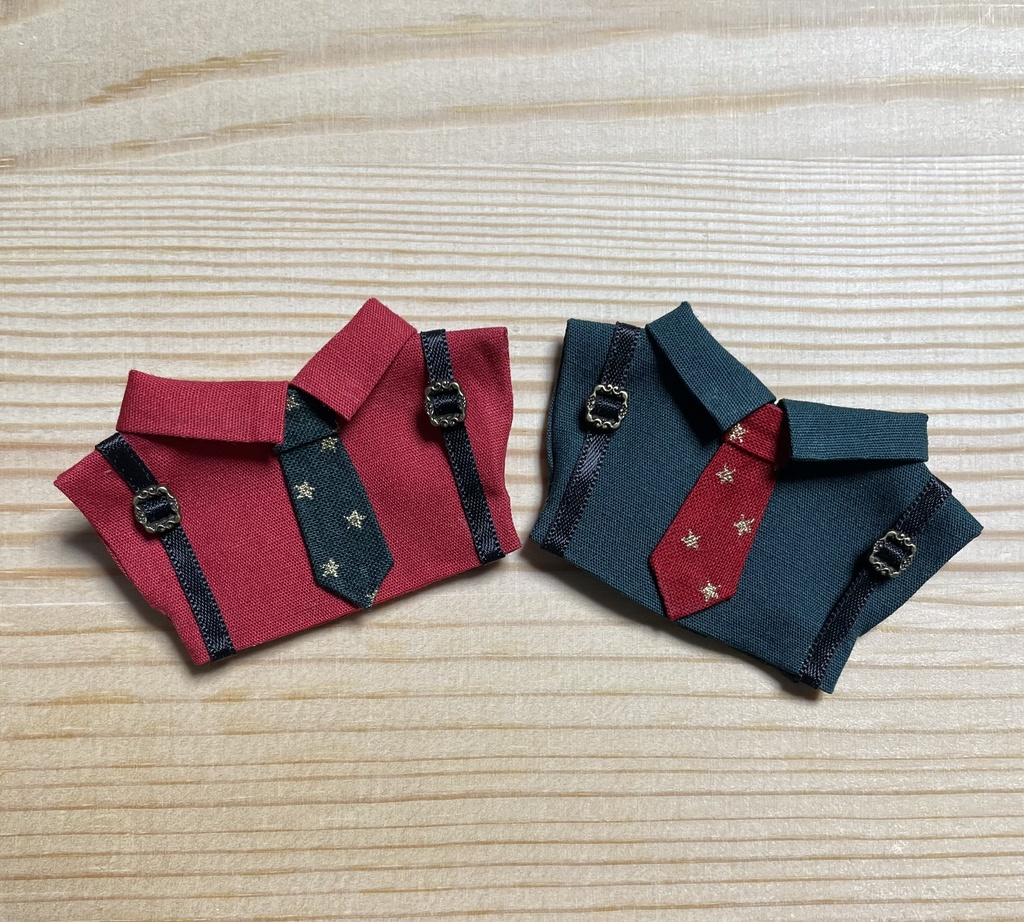 【ぬい服10cm 】クリスマス　ネクタイ付きサスペンダーシャツ