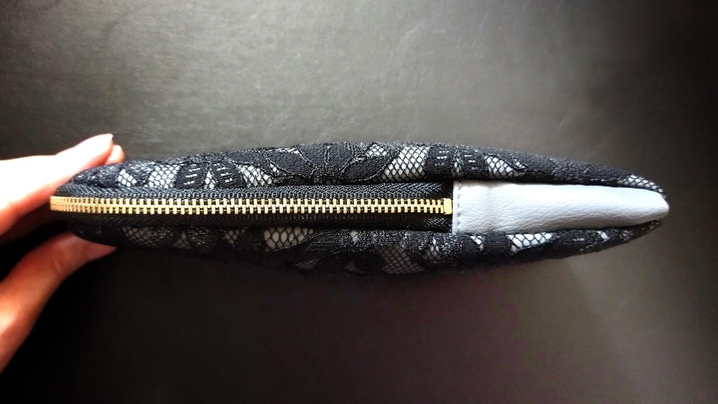 L字ファスナー付きサングラスケース