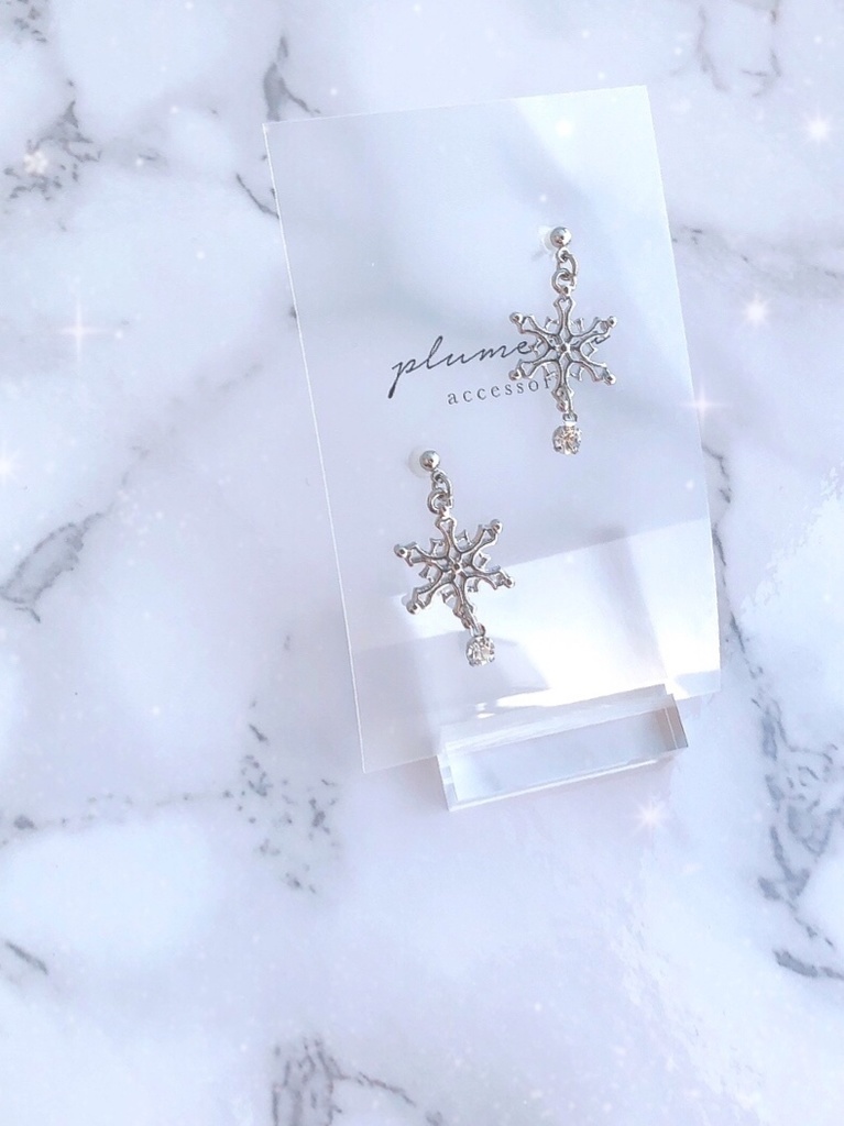 * 雪 結晶 * シンプル シルバーカラー ラインストーン イヤリング * ピアス