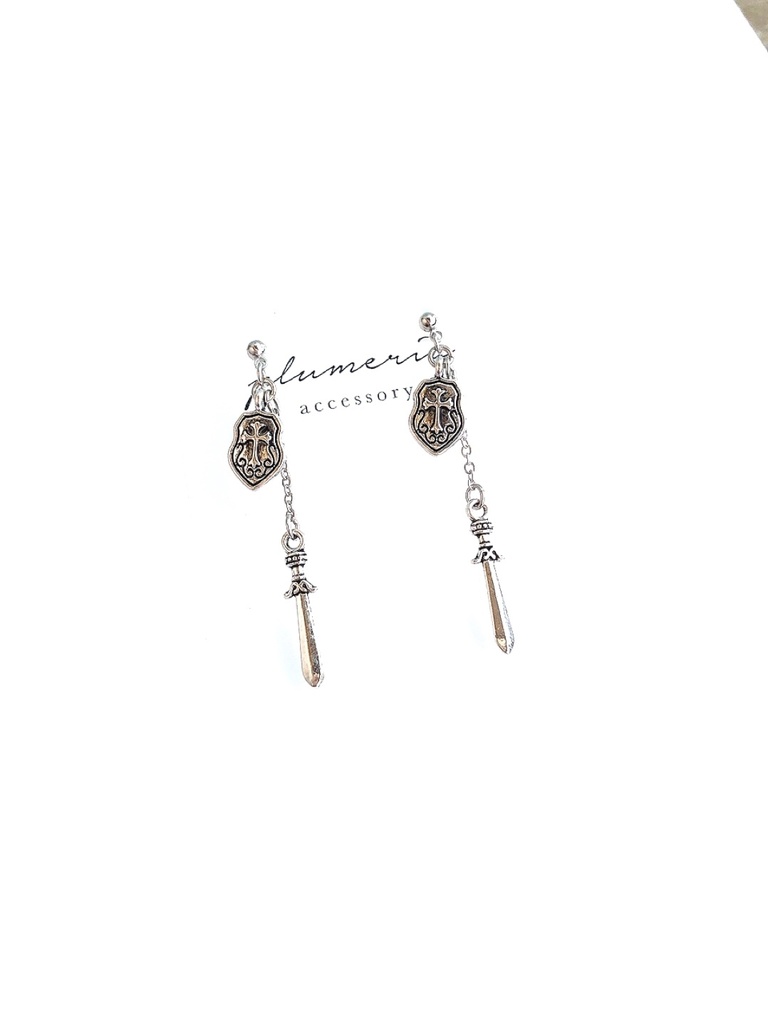 + 矛( ほこ ) 盾 ( たて ) 矛盾〈 むじゅん 〉 アクセサリー 〉1ペア 剣 & 盾 イヤリング ・ ピアス +