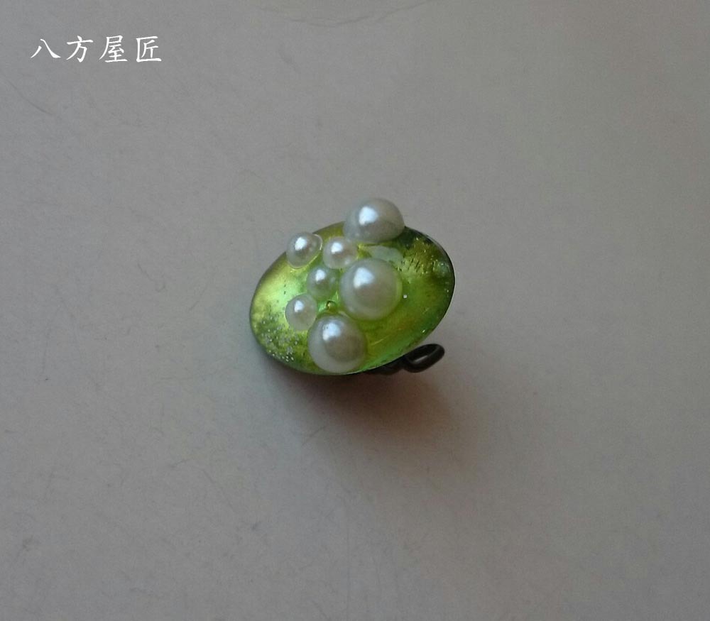 イヤーカフ・鶸色☆送料込み