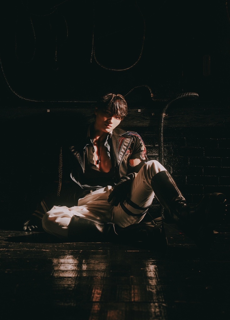 恋と深空　マヒル執艦官写真集「Daybreak」