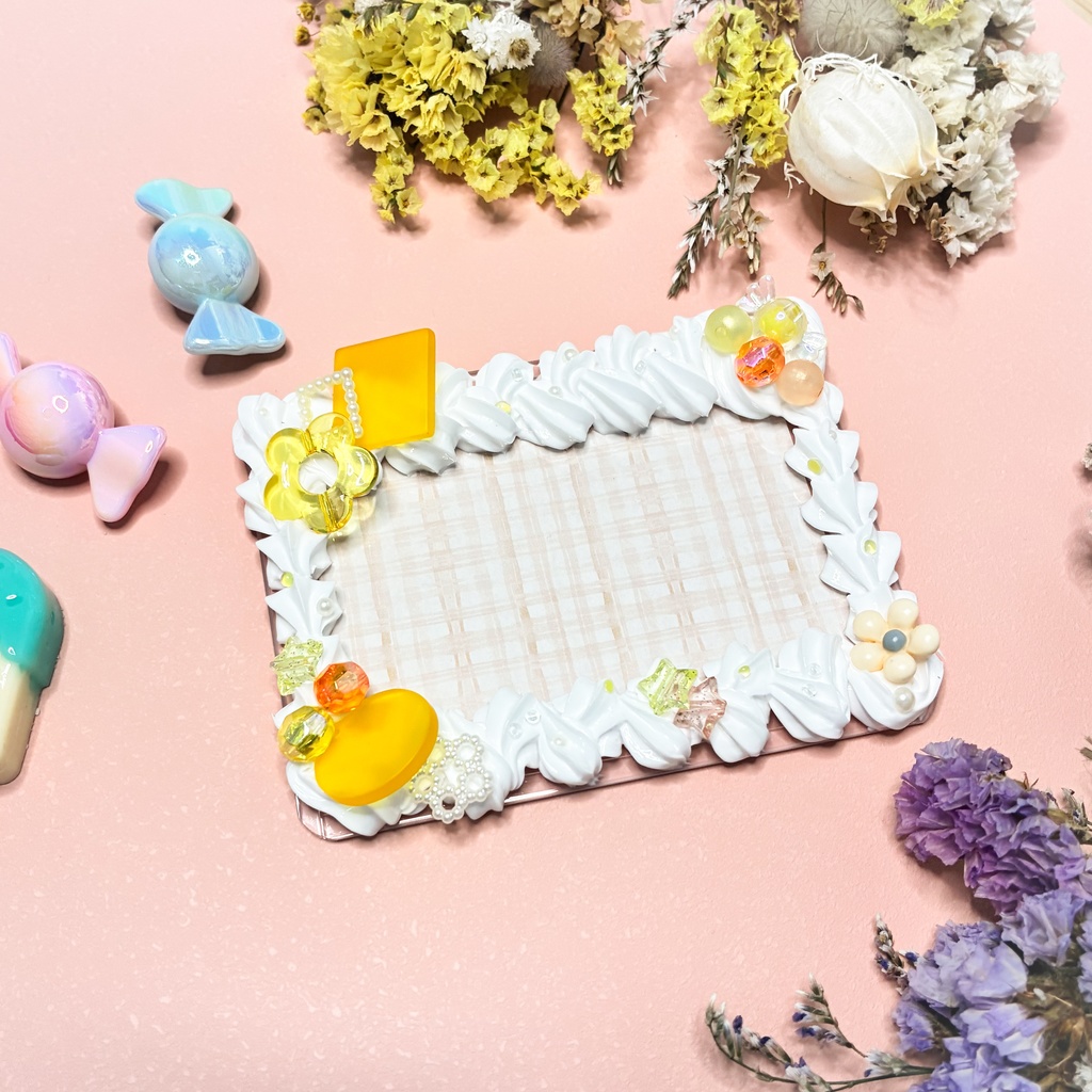 黄色のクリアパーツが可愛いトレカケース B8