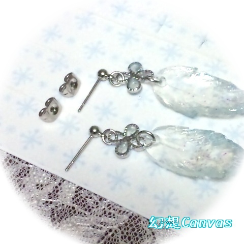 爽やか羽ピアス