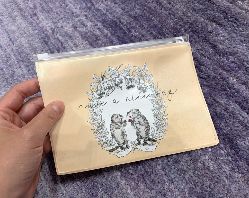 クリアポーチ【オリジナルイラスト・僕と結婚してよ】アメリカビーバー