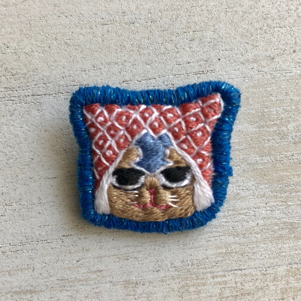ジョジョ猫刺繍ブローチ(小)