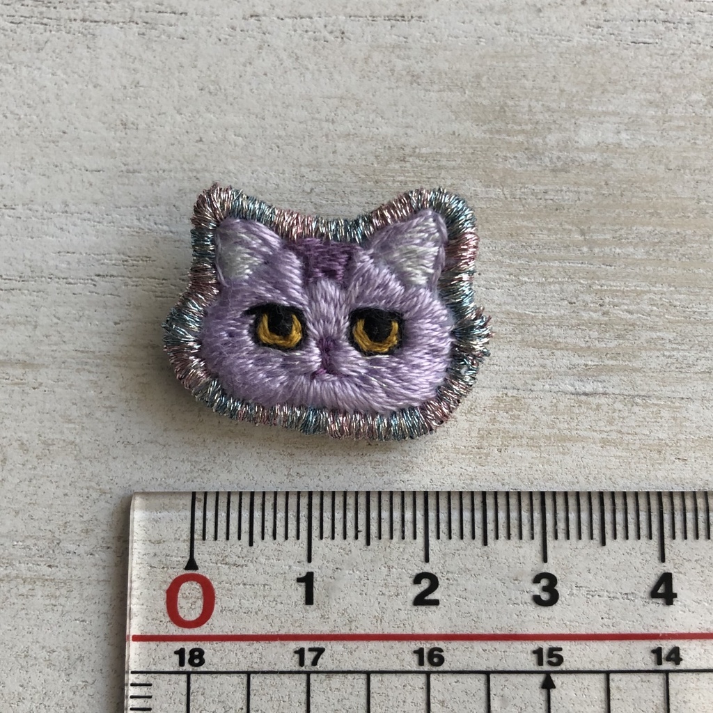 ジョジョ猫刺繍ブローチ(小)