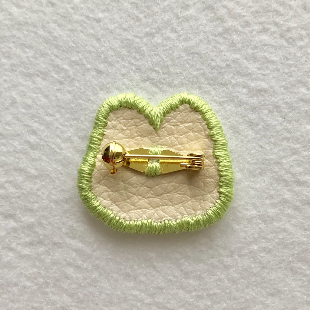 summer ogtねこブローチ