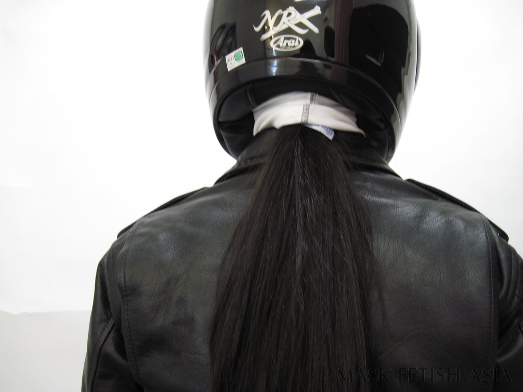 Vol.4 黒革の女性バイク便ライダー・リサ-写真集