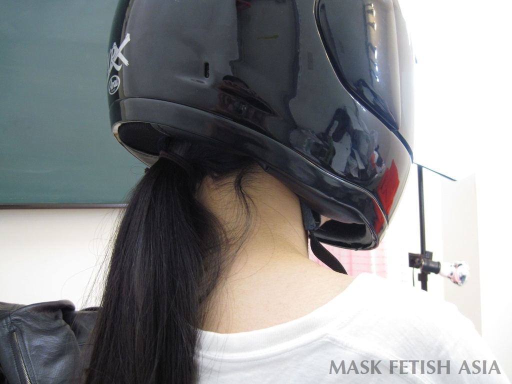 Vol.4 黒革の女性バイク便ライダー・リサ-写真集