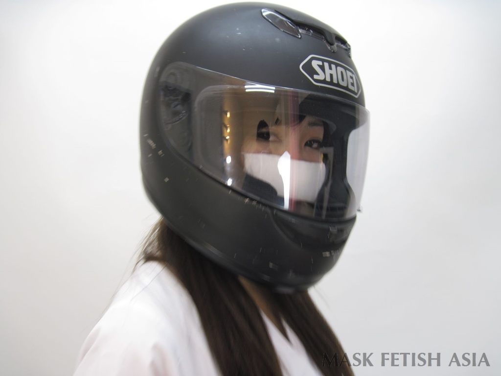 Vol.8 ヘルメット姿のかわいい歯科医-写真集