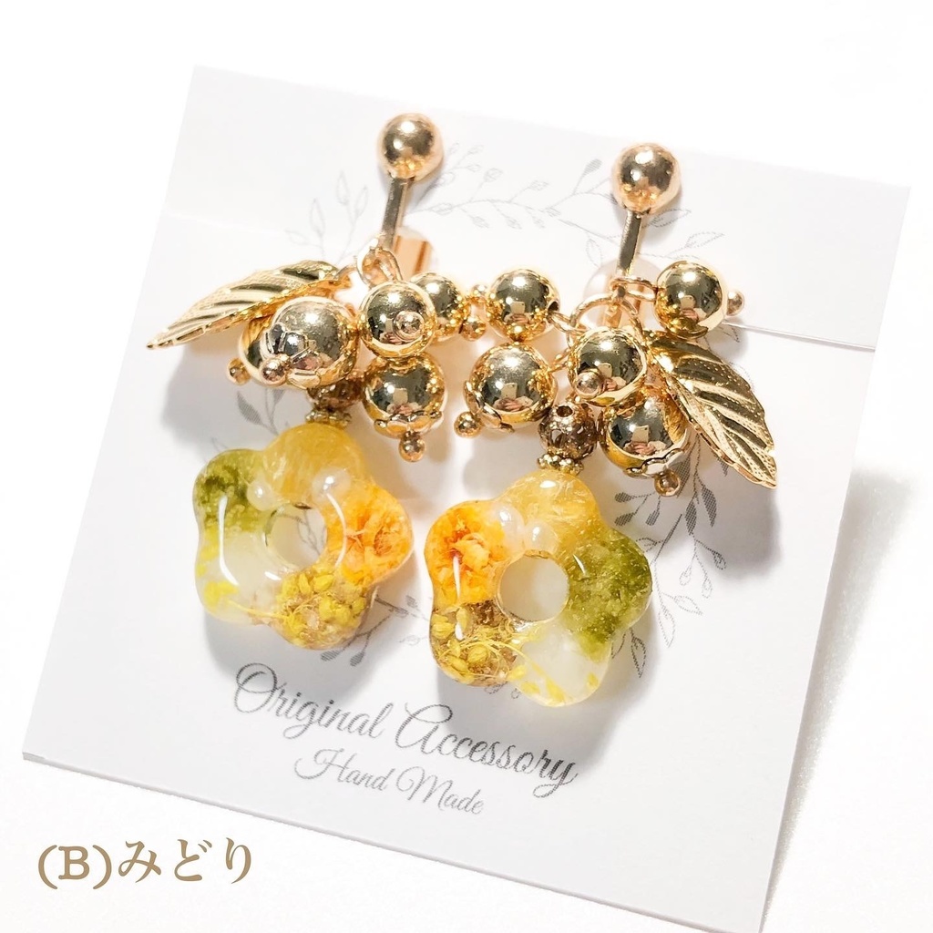 小さなお花の耳飾り