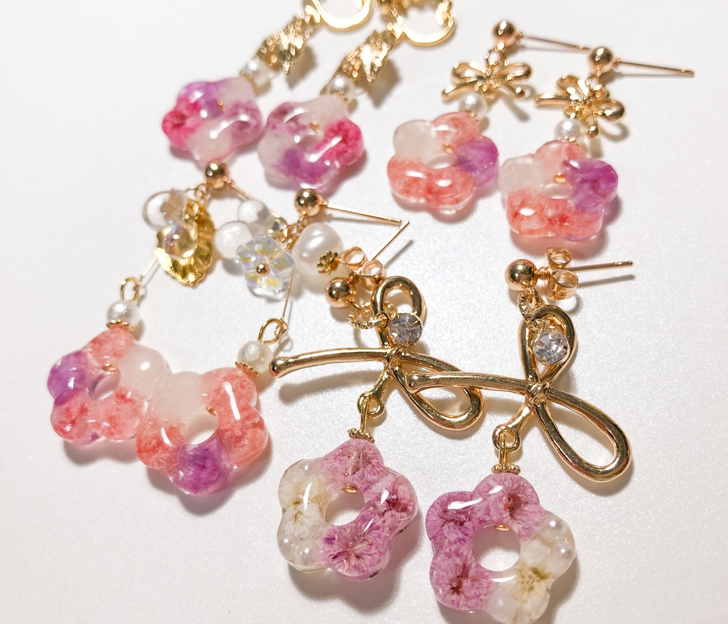 パステルカラーのお花の耳飾り(C), (D)