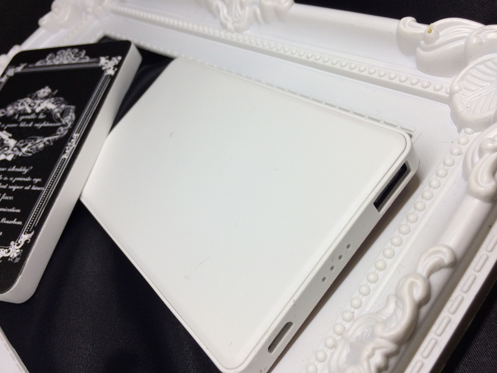 洋書風シリーズ*赤安赤/モバイルバッテリー