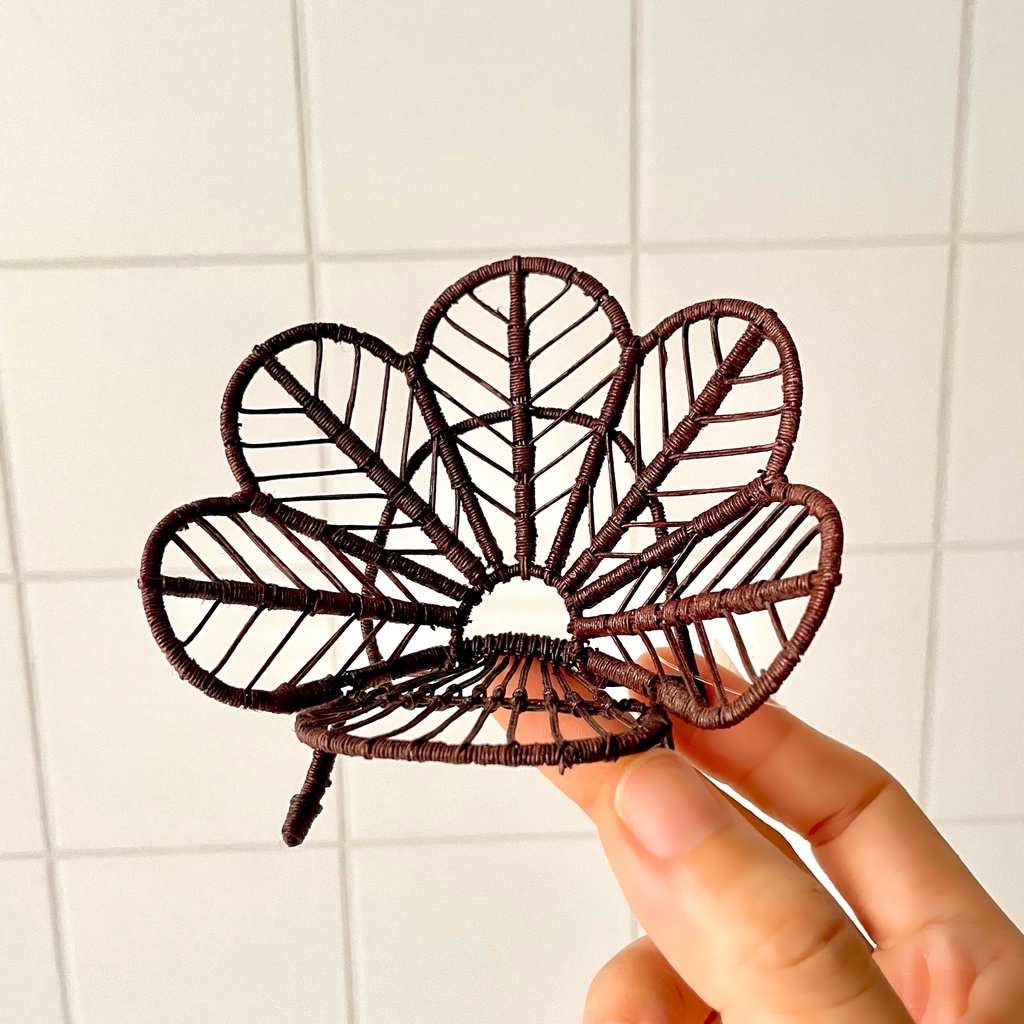 1/12 ラタンチェア　1人掛け　ブラウン　スカラップ