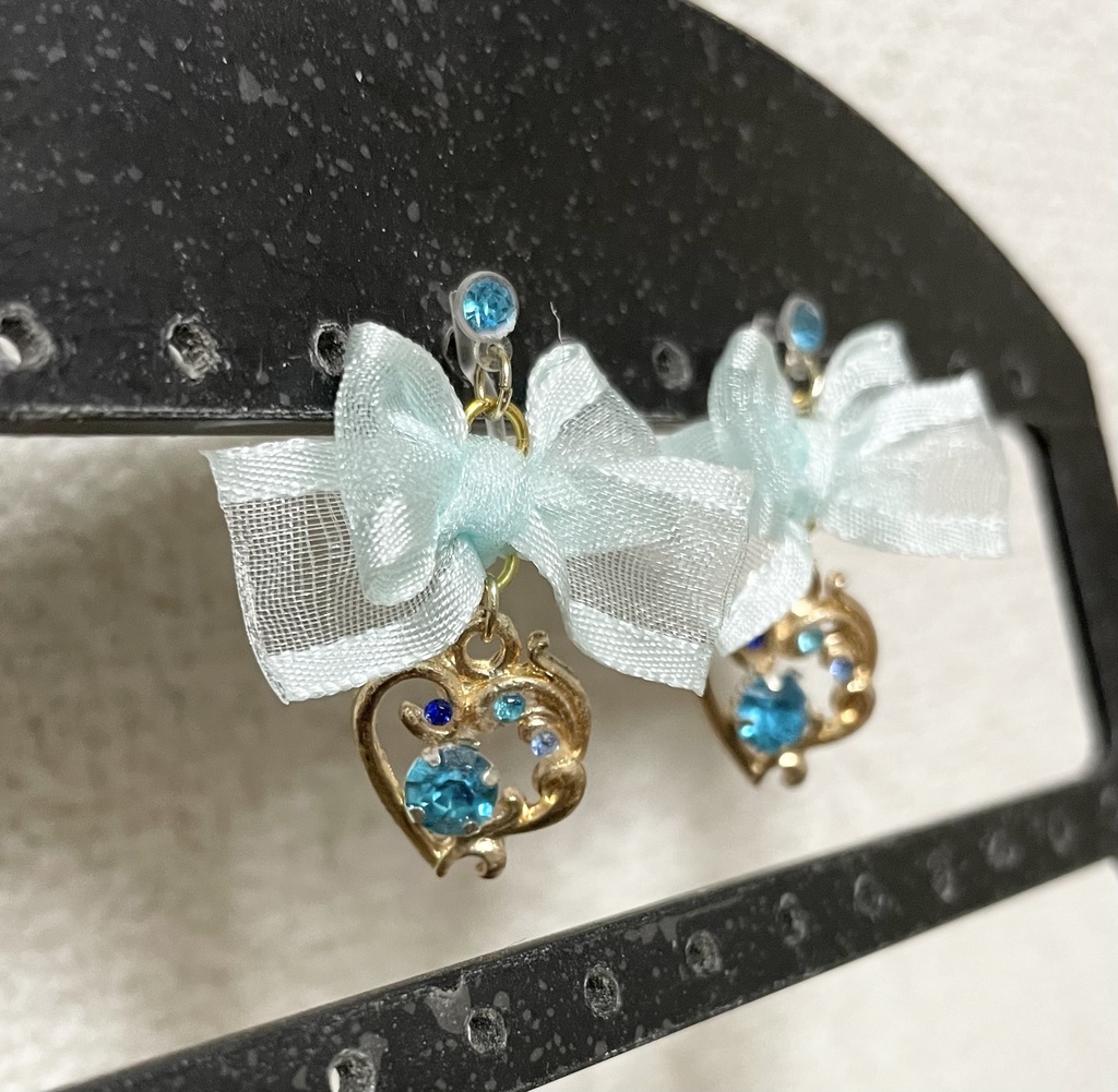 呪術廻戦 五歌イメージ樹脂ノンホールピアス【貴方に絆されて⋯①】