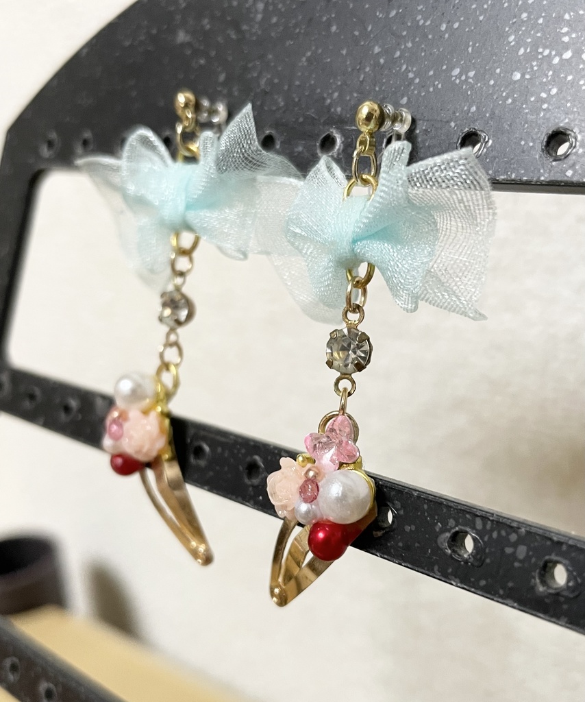 呪術廻戦イメージイヤリング·ピアス【𝑾𝒉𝒊𝒕𝒆 𝑫𝒂𝒚 ver.②】