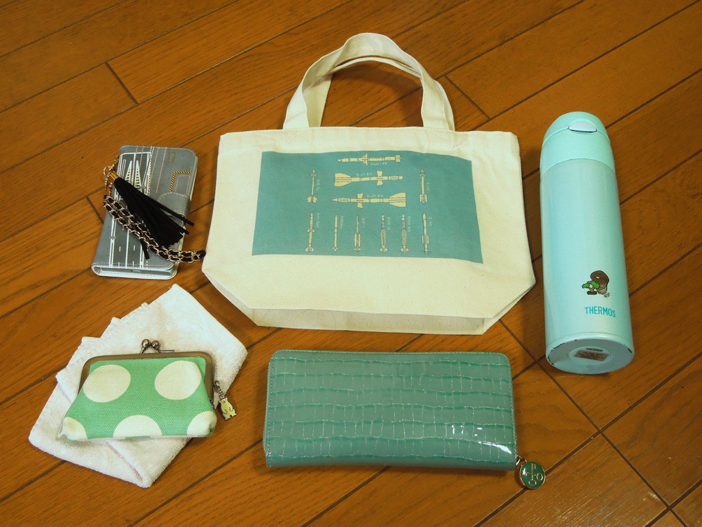 ゆるゆるミサイルランチトート