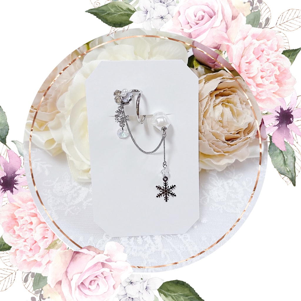 𝒔𝒏𝒐𝒘𝒇𝒂𝒍𝒍𝒊𝒏𝒈❄︎.*雪の結晶 イヤーカフ【Holidaycollection】